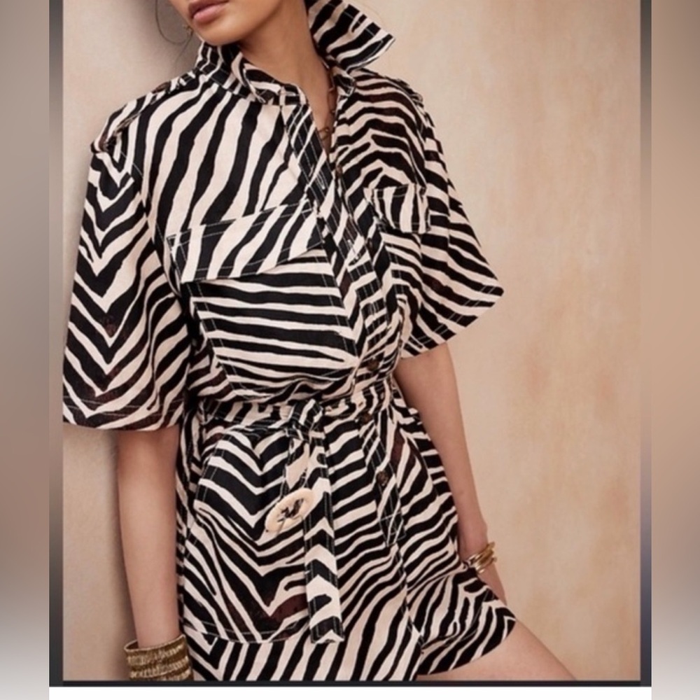 Banana Republic Safari linen romper - Picture 2 of 10